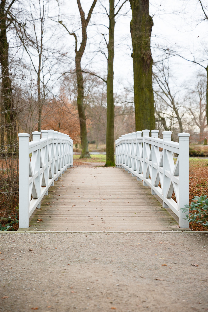 Schlosspark Rheda, weiße Brücke