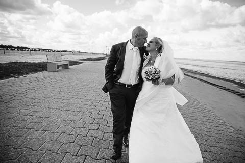 Brautpaarfotos am Strand